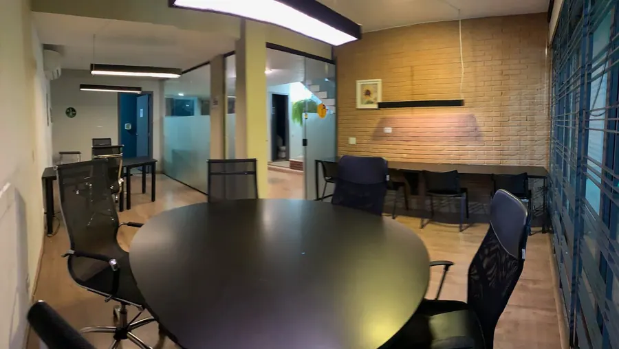 Área de coworking compartilhado